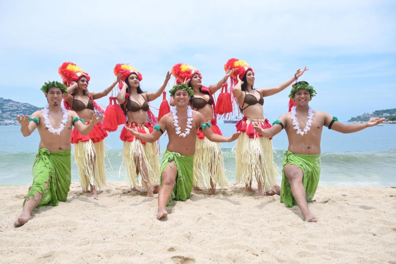 Ritz Acapulco All Inclusive Exteriér fotografie Luau dancers in Hawaii
