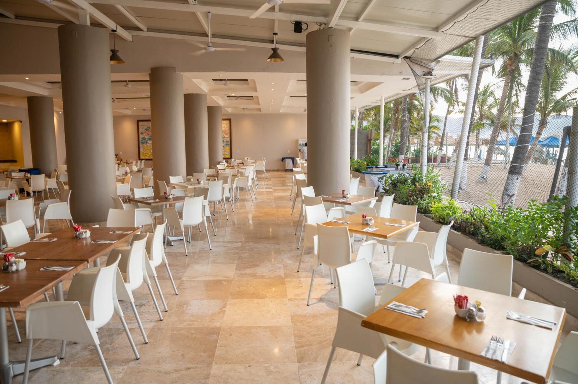 Ritz Acapulco All Inclusive Exteriér fotografie The Beach Club