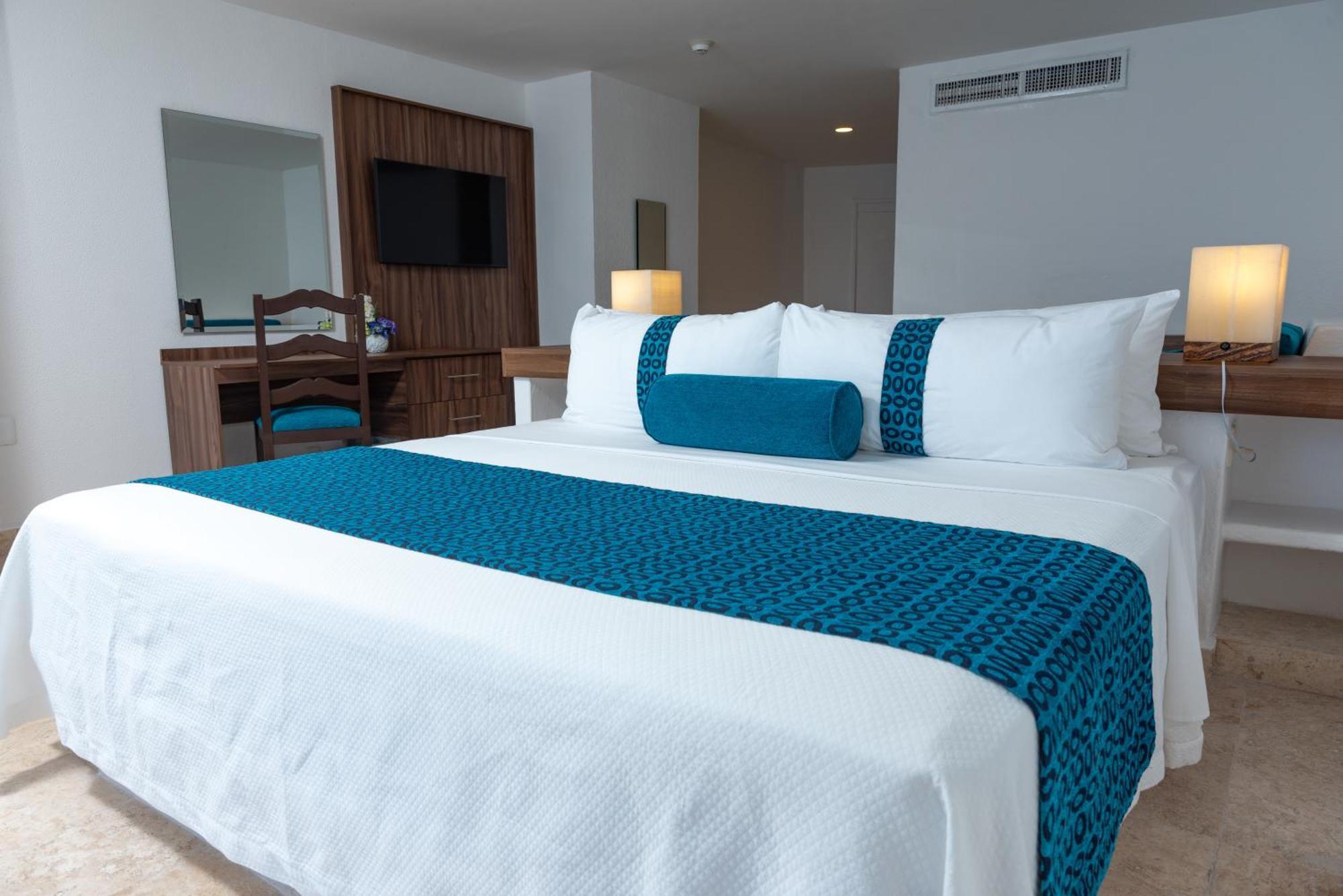 Ritz Acapulco All Inclusive Exteriér fotografie A bed runner