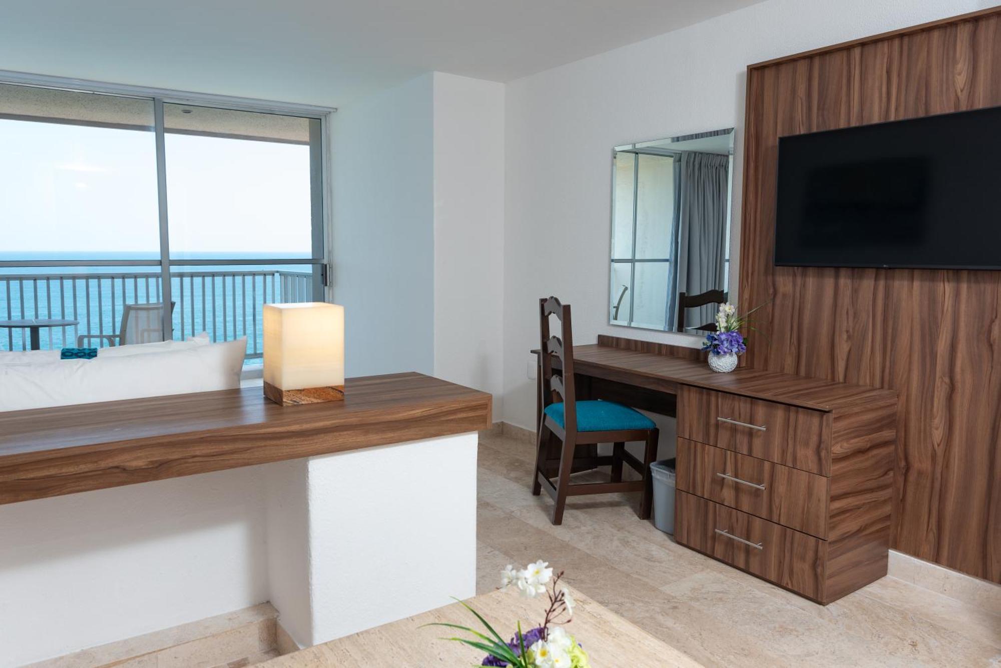 Ritz Acapulco All Inclusive Exteriér fotografie A room at the hotel