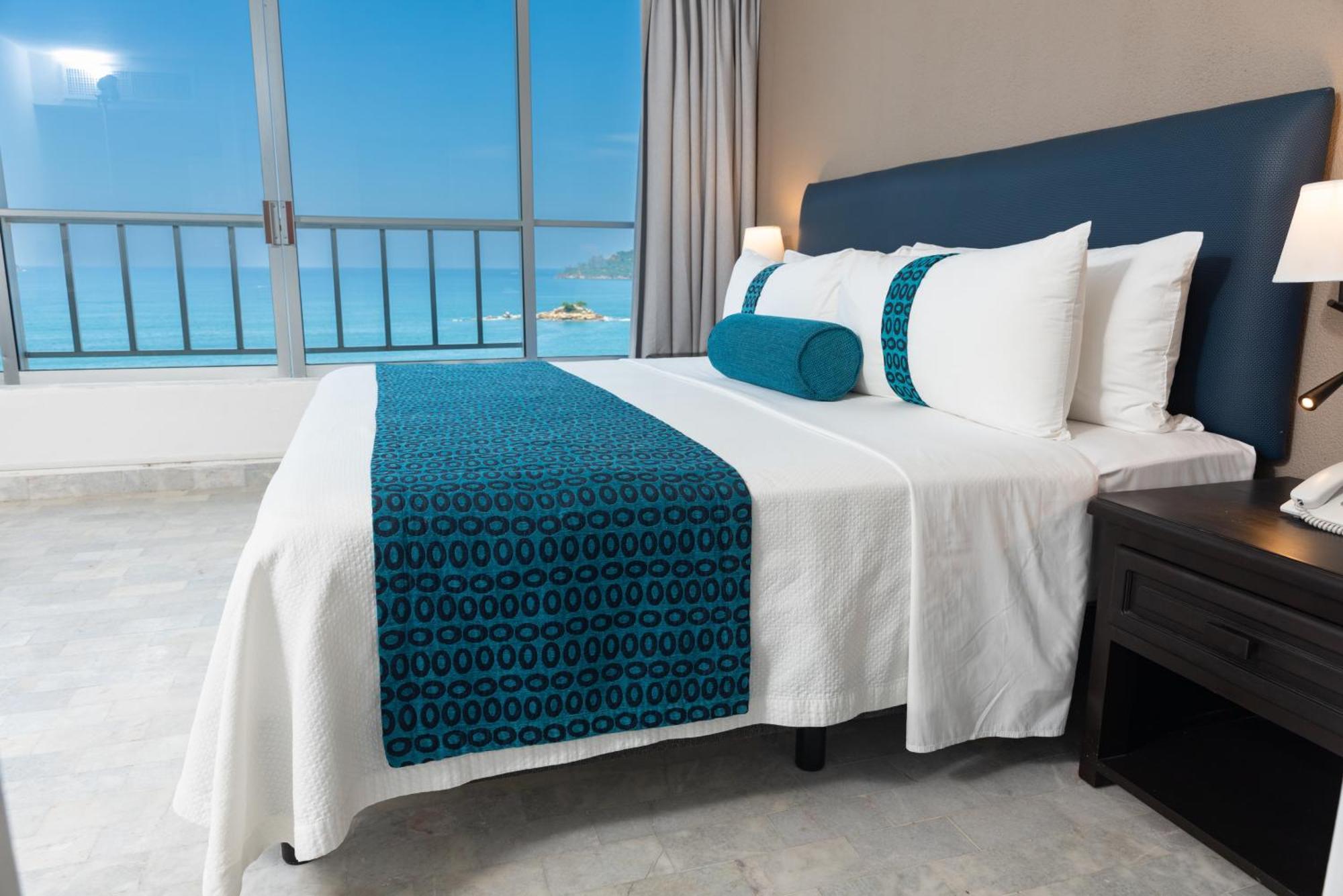 Ritz Acapulco All Inclusive Exteriér fotografie A bed runner